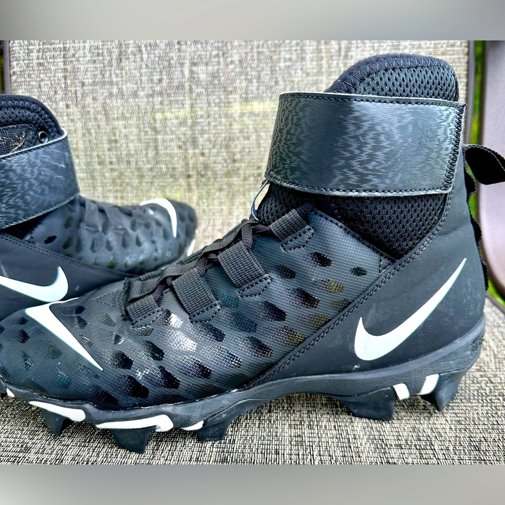 Nike Force Savage Shark 2 Wide Football Cleats